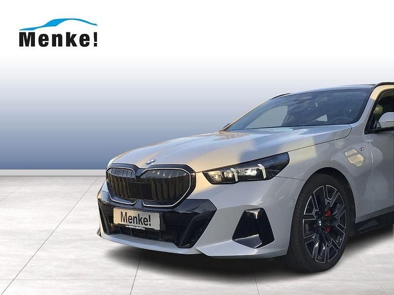 Gebraucht BMW 520 M Sport 197 PS (144 kW) 2025 Grau Limousine