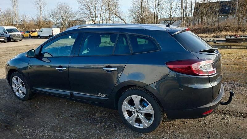 Gebraucht Renault Mégane III Dynamique 110 PS (80 kW) 2011 Limousine