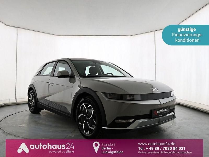Grau Gebraucht 2023 Hyundai Ioniq Kleinwagen | 26.390 € (Superpreis) - Bild 1/4