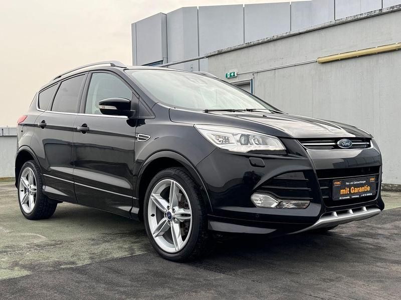 Gebraucht Ford Kuga Individual 150 PS (110 kW) 2016 Schwarz SUV