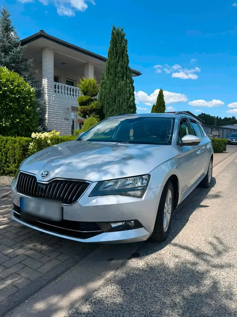 Gebraucht Skoda Superb 120 PS (88 kW) 2017 Silber Kombi