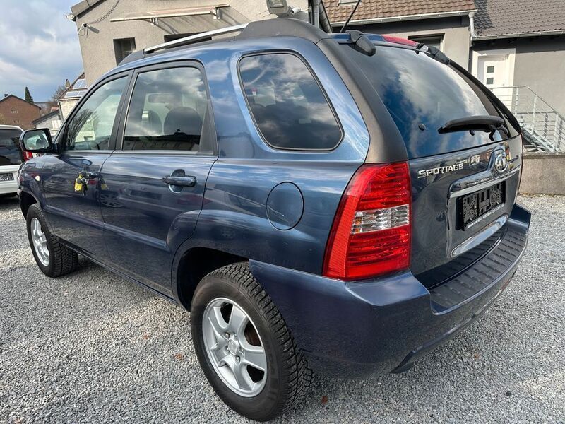 Gebraucht Kia Sportage 141 PS (103 kW) 2008 Blau SUV