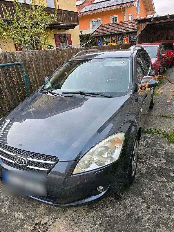 Second-hand Kia Ceed 109 CP (80 kW) 2010 Gri Hatchback