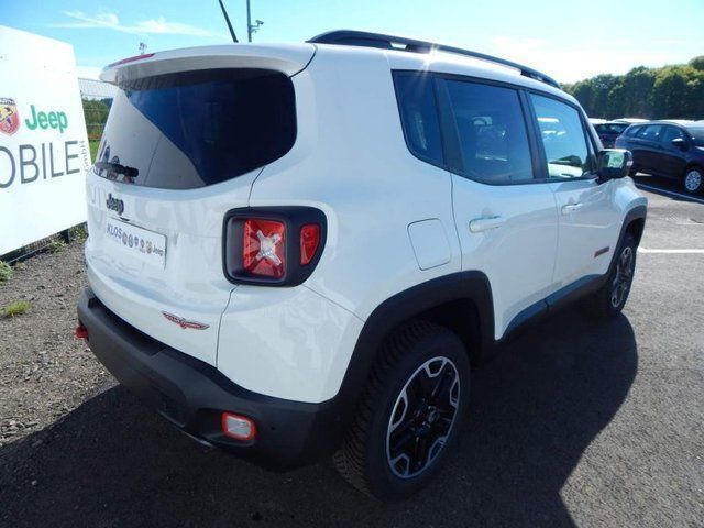 Gebraucht Jeep Renegade Trailhawk 170 PS (125 kW) 2017 Weiß SUV