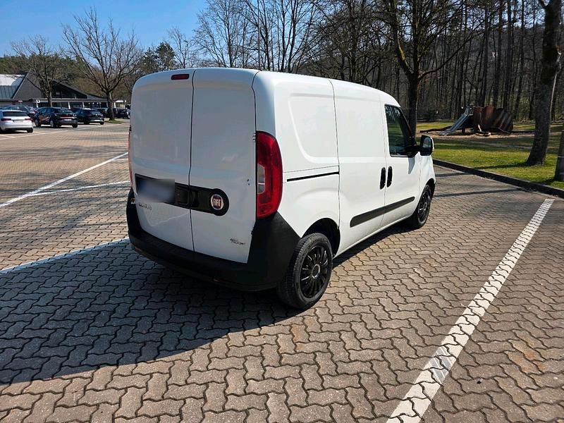 Gebraucht Fiat Doblò 90 PS (66 kW) 2015 Weiß Van / Kleinbus