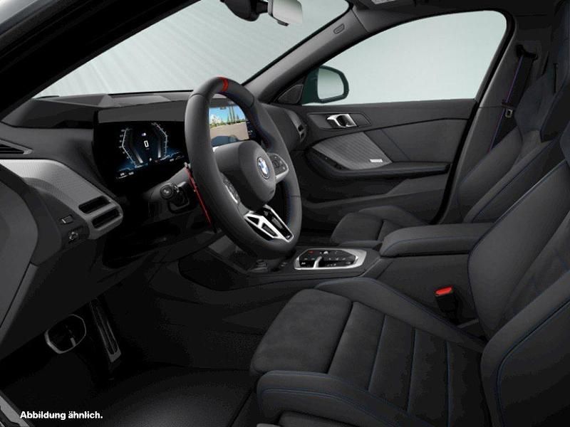 Gebraucht BMW M135 Performance 300 PS (220 kW) 2024 Skyscraper grau Kleinwagen