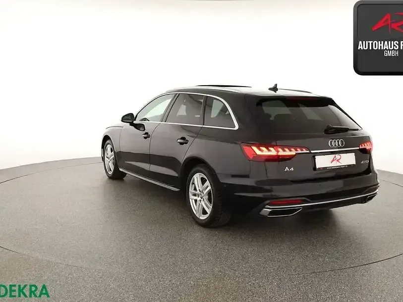 Używany Audi A4 Advanced 204 KM (150 kW) 2022 Czarny Kombi