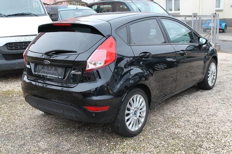 Gebraucht Ford Fiesta Celebration 82 PS (60 kW) 2017 Schwarz Limousine