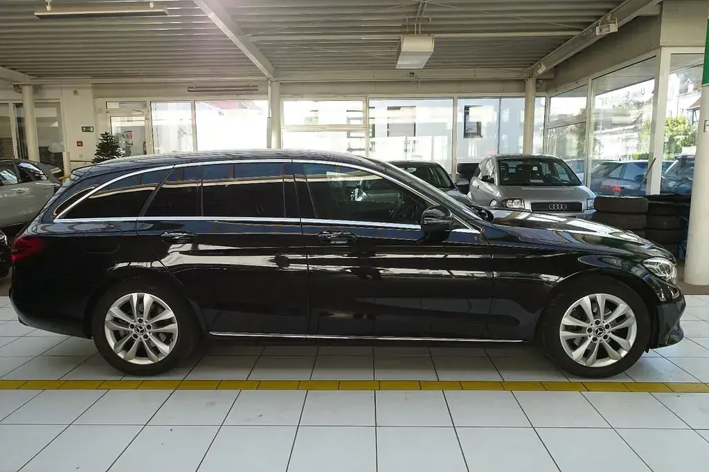 Gebraucht Mercedes C220 194 PS (142 kW) 2018 Schwarz Kombi