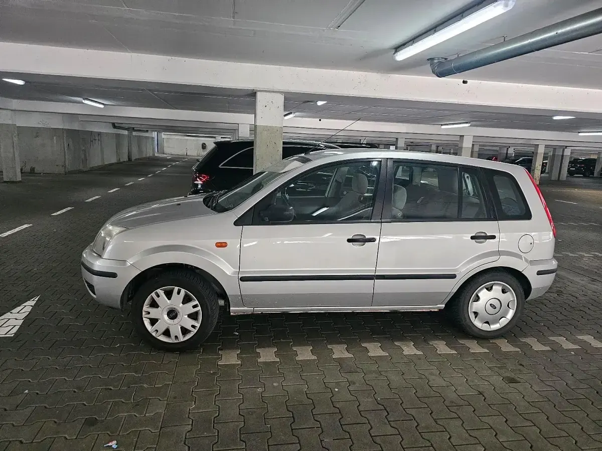 Gebraucht Ford Fusion 80 PS (58 kW) 2004 Silber Kleinwagen
