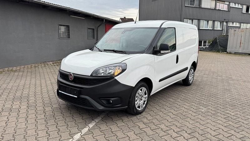 Weiß Gebraucht 2022 Fiat Doblò Van / Kleinbus | 9.800 € (Superpreis) - Bild 1/4