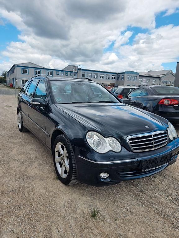 Gebraucht 2004 Mercedes C200 Avantgarde Limousine | 2.999 € (Guter Preis) - Bild 1/4