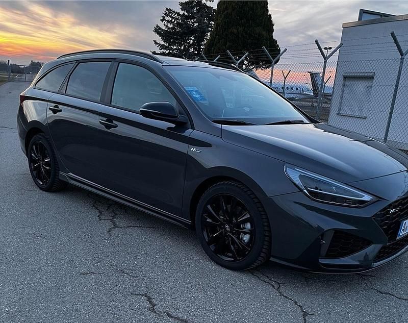 Grau Gebraucht 2024 Hyundai i30 N Line Kombi | 25.000 € (Fairer Preis) - Bild 1/4