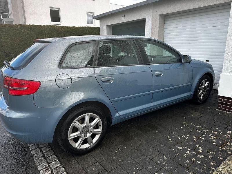 Gebraucht Audi A3 Ambiente 125 PS (91 kW) 2011 Blau Kleinwagen