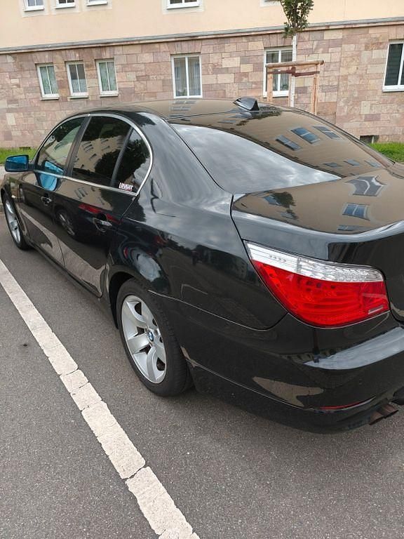 Gebraucht BMW 525 218 PS (160 kW) 2008 Schwarz Limousine