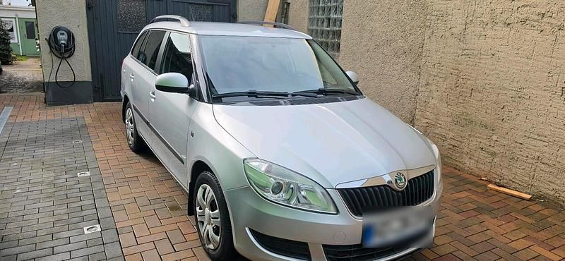 Gebraucht Skoda Fabia 90 PS (66 kW) 2012 Grau Kombi