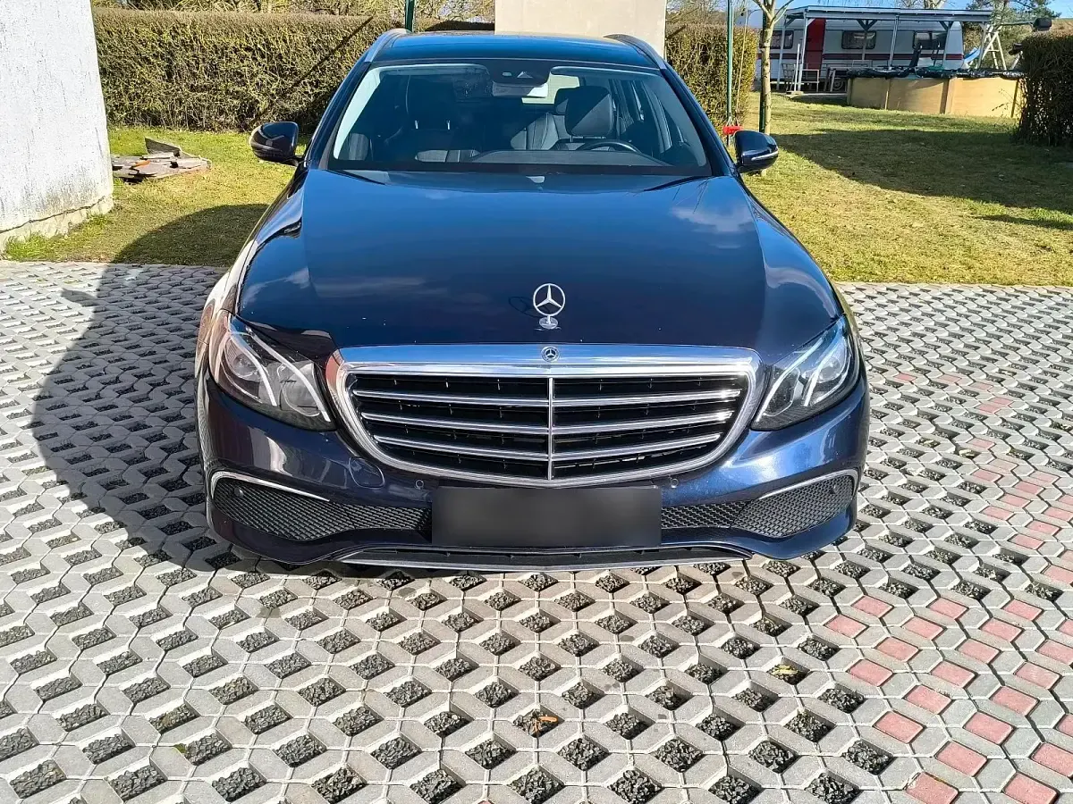 Gebraucht Mercedes E200 150 PS (110 kW) 2017 Blau Kombi