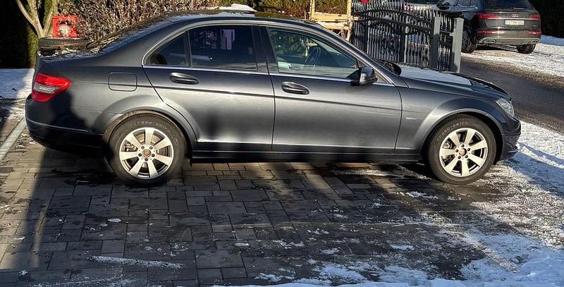 Gebraucht Mercedes C200 184 PS (135 kW) 2011 Grau Limousine