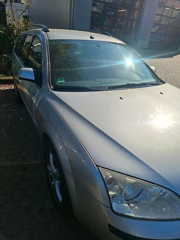 Gebraucht Ford Mondeo 125 PS (91 kW) 2003 Kombi