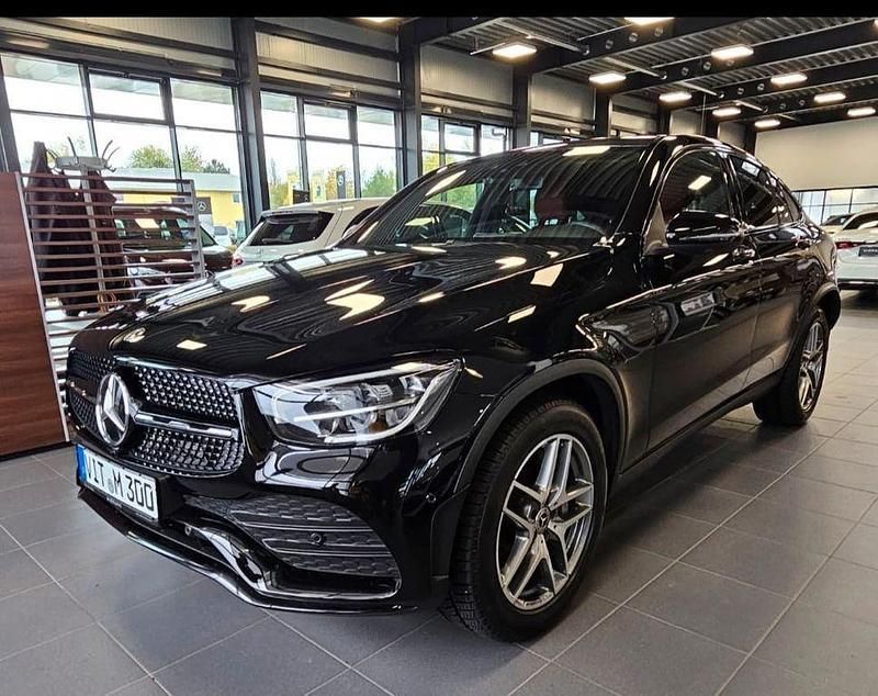 Schwarz Gebraucht 2020 Mercedes GLC300 AMG line Coupé | 46.500 € (Fairer Preis) - Bild 1/4
