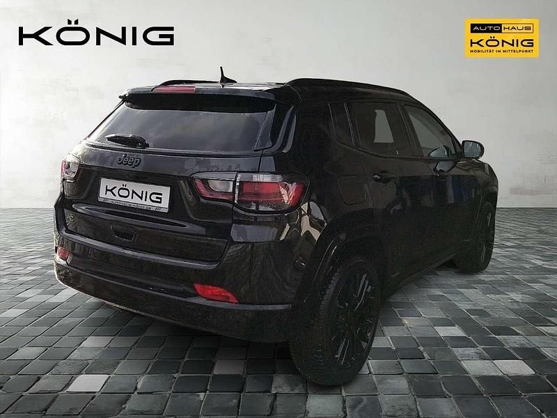 Gebraucht Jeep Compass 131 PS (96 kW) 2024 Schwarz SUV