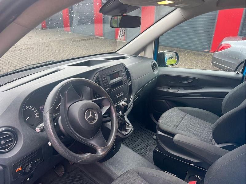 Gebraucht Mercedes Vito 163 PS (119 kW) 2019 Blau Van
