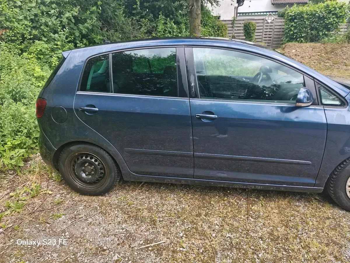 Gebraucht VW Golf 105 PS (77 kW) 2006 Braun Van / Kleinbus