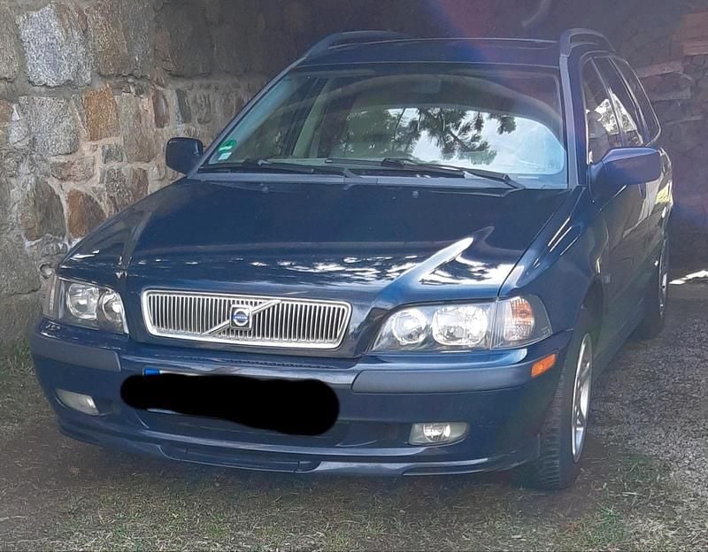 Blau Gebraucht 2002 Volvo V40 Kombi | 799 € (Guter Preis) - Bild 1/4