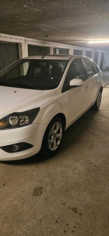 Gebraucht Ford Focus Titanium 145 PS (106 kW) 2008 Weiß Limousine