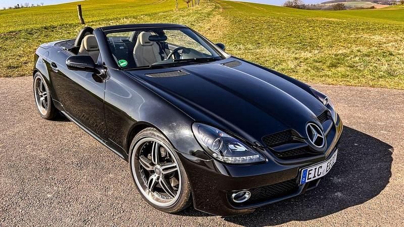 Second-hand Mercedes SLK200 184 CP (135 kW) 2008 Negru Cabrio