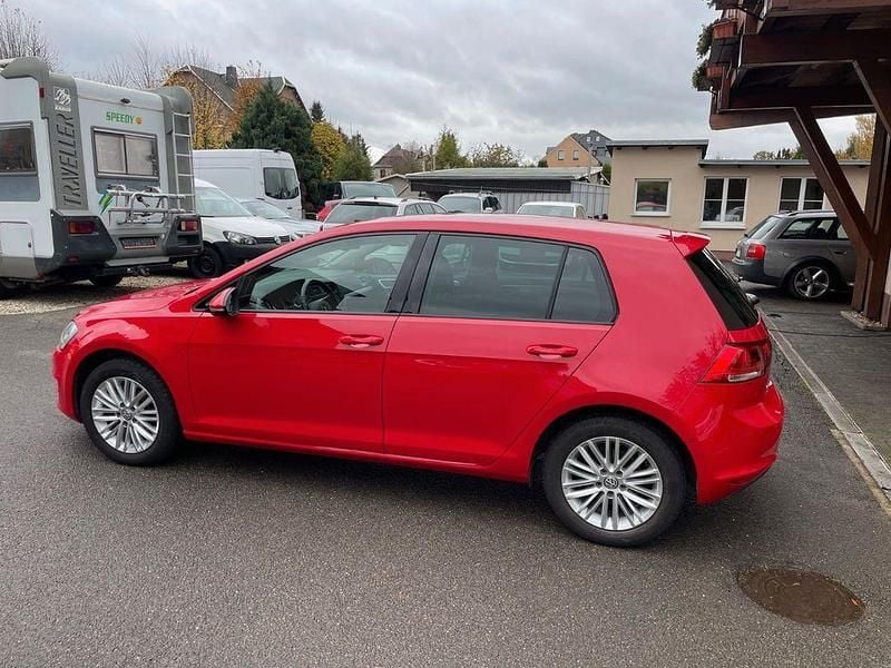 Rot Gebraucht 2015 VW Golf VII Cup Limousine | 7.500 € (Guter Preis) - Bild 1/4