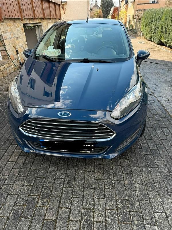 Gebraucht Ford Fiesta 60 PS (44 kW) 2013 Blau Kleinwagen