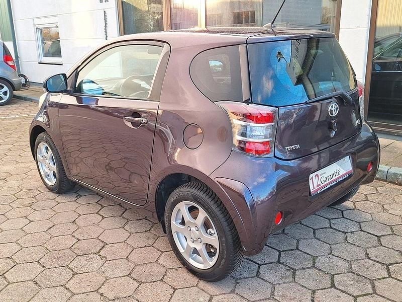 Gebraucht Toyota iQ Basis 68 PS (50 kW) 2009 Kleinwagen