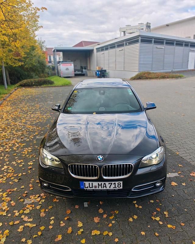 Silber Gebraucht 2014 BMW 535 Luxury Line Limousine | 19.000 € (Etwas zu teuer) - Bild 1/4