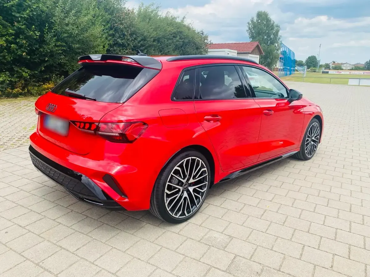 Usata Audi A3 S-Line 150 CV (110 kW) 2024 Rosso Berlina