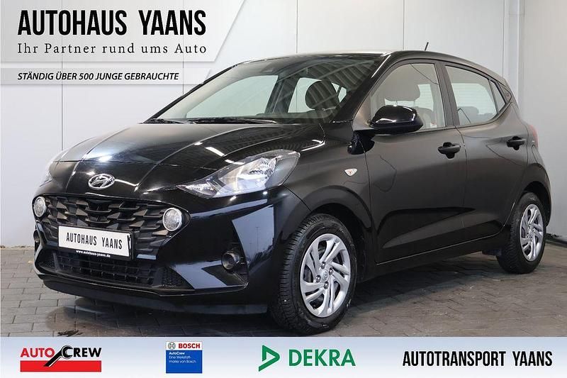 Gebraucht Hyundai i10 Select 67 PS (49 kW) 2023 Schwarz Kleinwagen