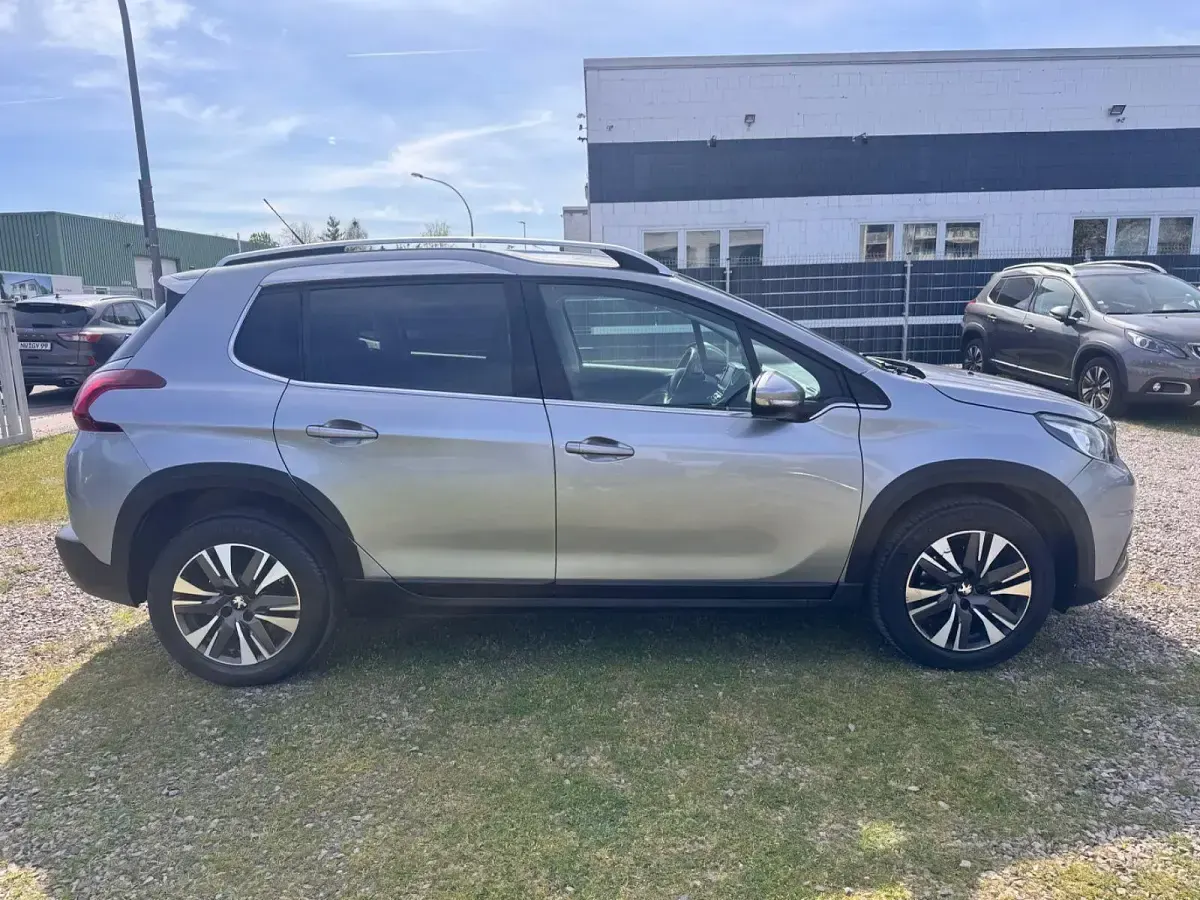 Gebraucht Peugeot 2008 Allure 131 PS (96 kW) 2019 Grau SUV