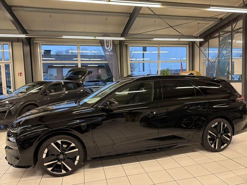 Neu Peugeot 308 GT 145 PS (106 kW) 2025 Schwarz Kombi