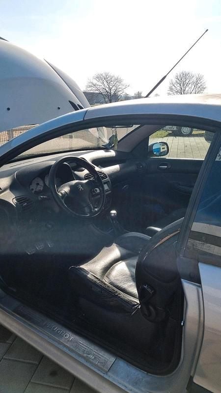 Gebraucht Peugeot 206 CC 136 PS (100 kW) 2001 Silber Cabrio