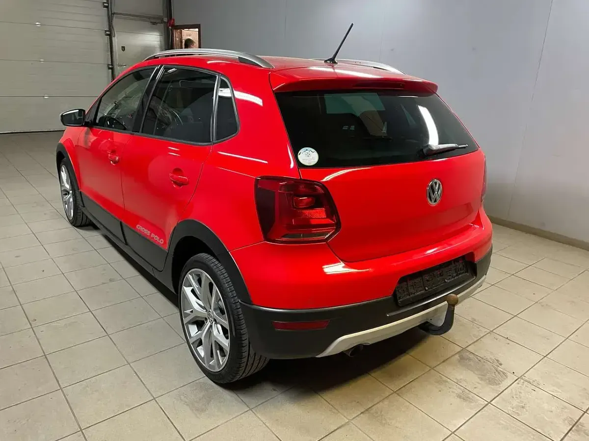 Gebraucht VW Polo Cross 90 PS (66 kW) 2015 Flashrot Kleinwagen