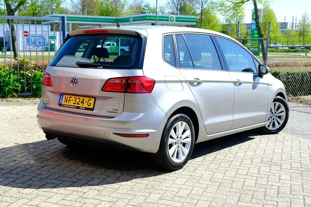 Gebraucht VW Golf Sportsvan 116 PS (85 kW) 2017 Grau Van / Kleinbus