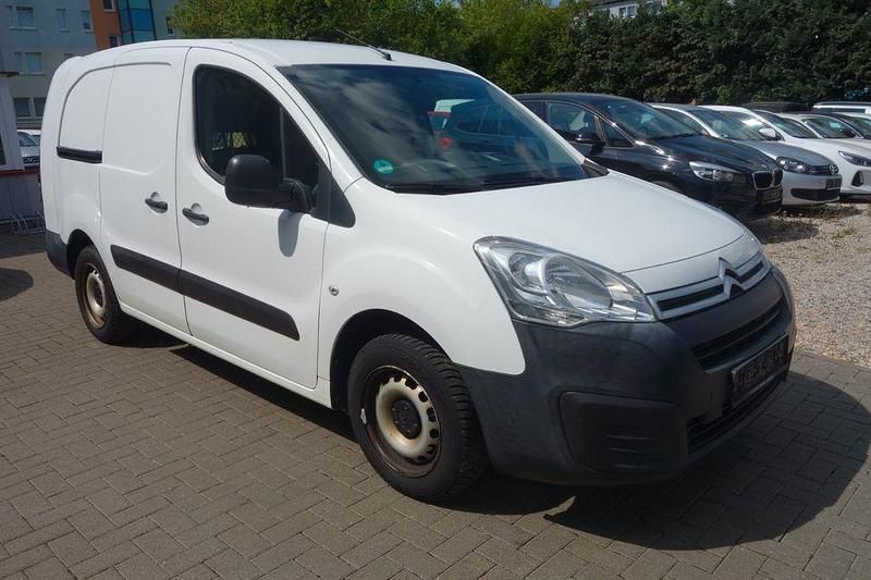 Weiß Gebraucht 2016 Citroën Berlingo Business Class Van / Kleinbus | 3.589 € (Fairer Preis) - Bild 1/4
