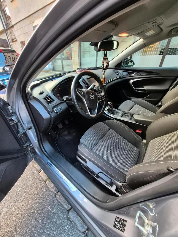 Andere außenfarben Gebraucht 2016 Opel Insignia Kombi | 7.000 € (Superpreis) - Bild 1/4