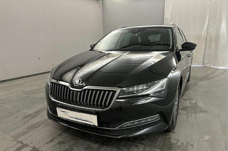 Cerna magic/black magic Gebraucht 2022 Skoda Superb Kombi | 29.900 € (Etwas zu teuer) - Bild 1/4