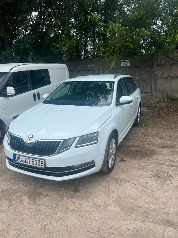 Weiß Gebraucht 2019 Skoda Octavia Style Kombi | 7.100 € (Superpreis) - Bild 1/4