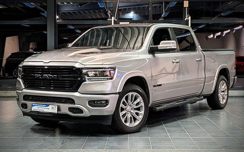 Silber Gebraucht 2022 Dodge Ram Abholung | 53.987 € (Etwas zu teuer) - Bild 1/4