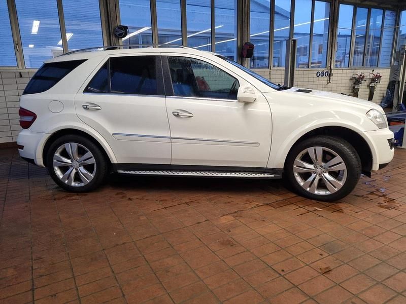 Gebraucht Mercedes ML450 306 PS (225 kW) 2010 Weiß SUV