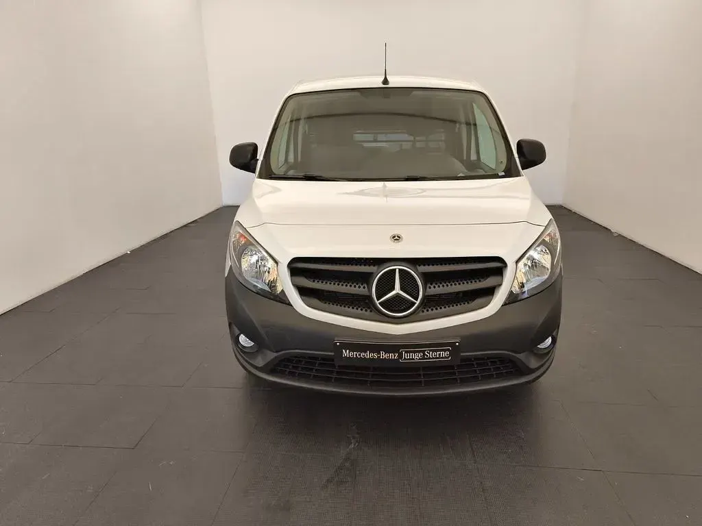 Gebraucht Mercedes Citan 108 80 PS (58 kW) 2021 Arktikweiß Van / Kleinbus