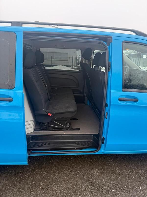 Gebraucht Mercedes Vito 163 PS (119 kW) 2017 Blau Van