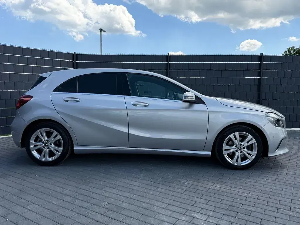 Gebraucht Mercedes A200 Urban 156 PS (114 kW) 2017 Silber Limousine